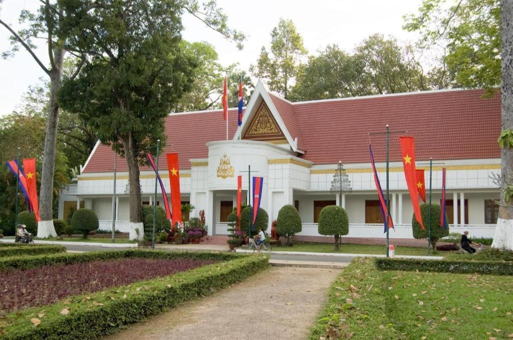 The Cyclo Siem Reap Hotel Exterior photo